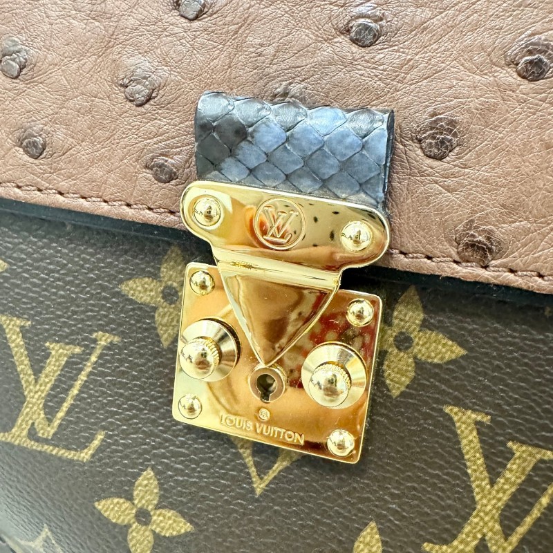 LV路易威登 高工價款老花駝鳥皮拼蜥蜴手柄 金色鎖扣秋千包手提包-7