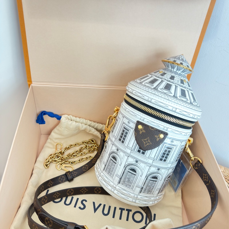 絕版真品 LV&Fornasetti聯名CANNES白色羅浮宮發財桶M59143-0