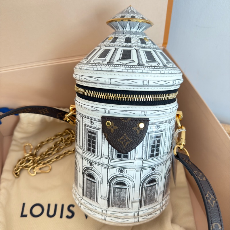 絕版真品 LV&Fornasetti聯名CANNES白色羅浮宮發財桶M59143-2