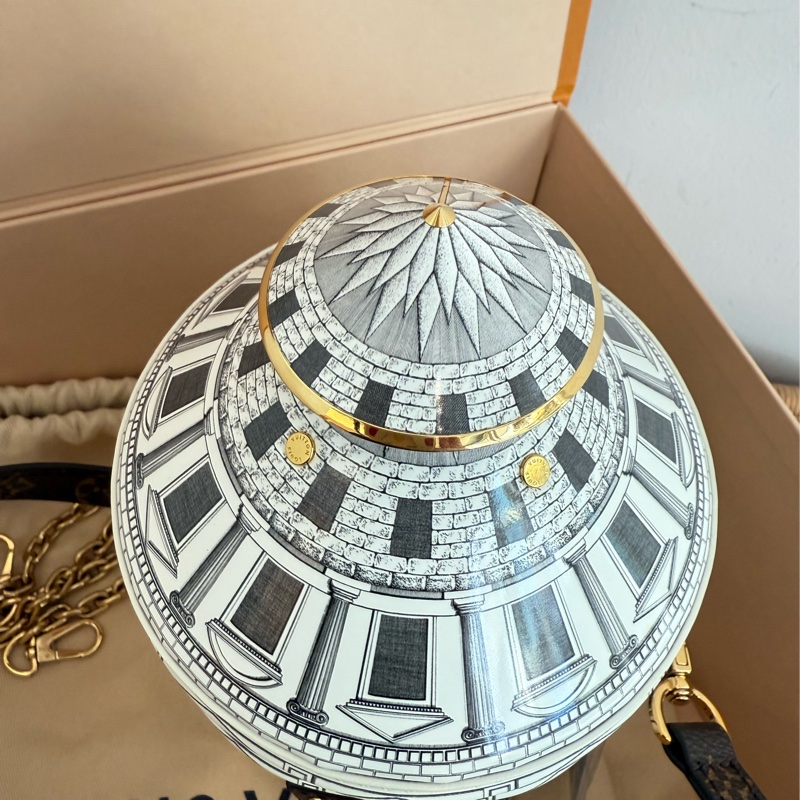 絕版真品 LV&Fornasetti聯名CANNES白色羅浮宮發財桶M59143-3