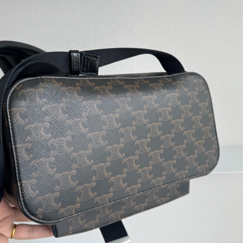 celine滿版pvc後背包-4