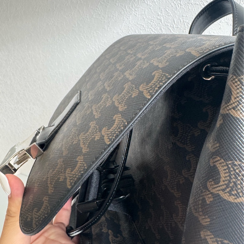 celine滿版pvc後背包-41