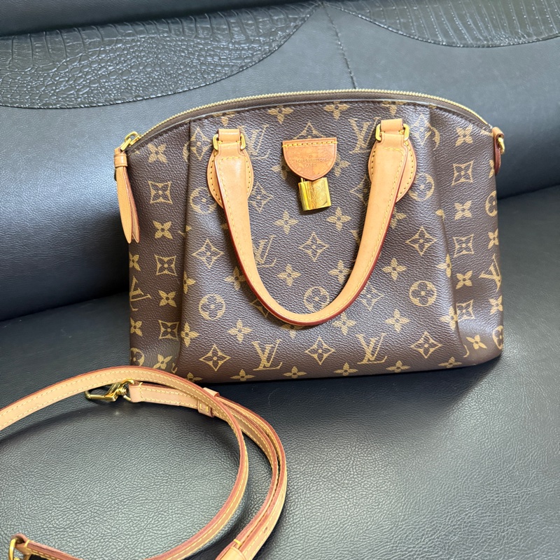 lv 媽咪的愛 很好用💖沒有出了 兩用可以放長夾-0