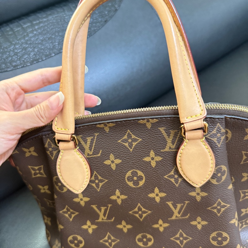 lv 媽咪的愛 很好用💖沒有出了 兩用可以放長夾-4