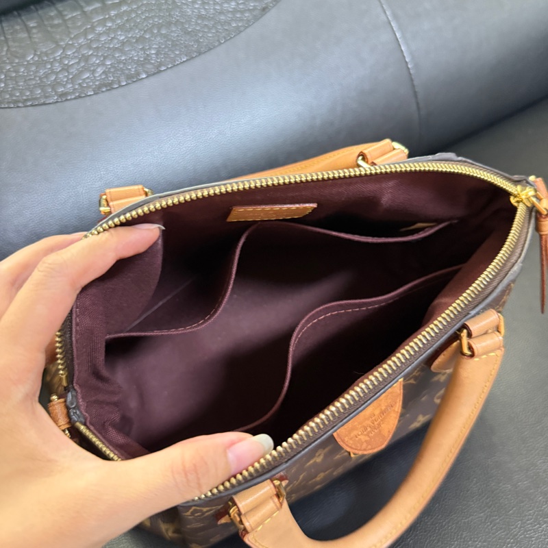 lv 媽咪的愛 很好用💖沒有出了 兩用可以放長夾-15