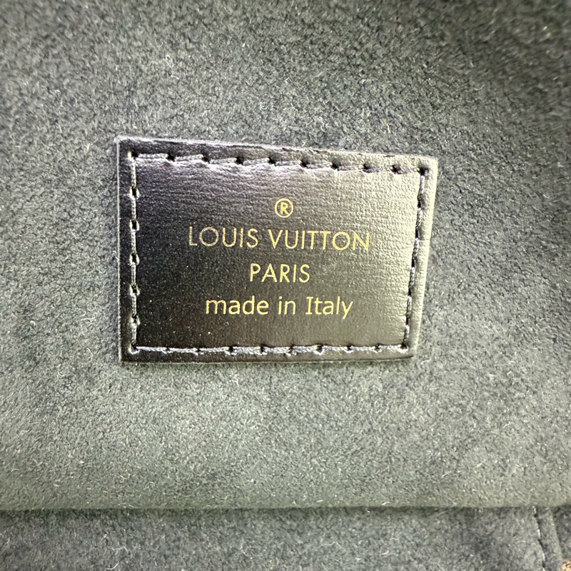 Louis Vuitton Vanity Handbag-8