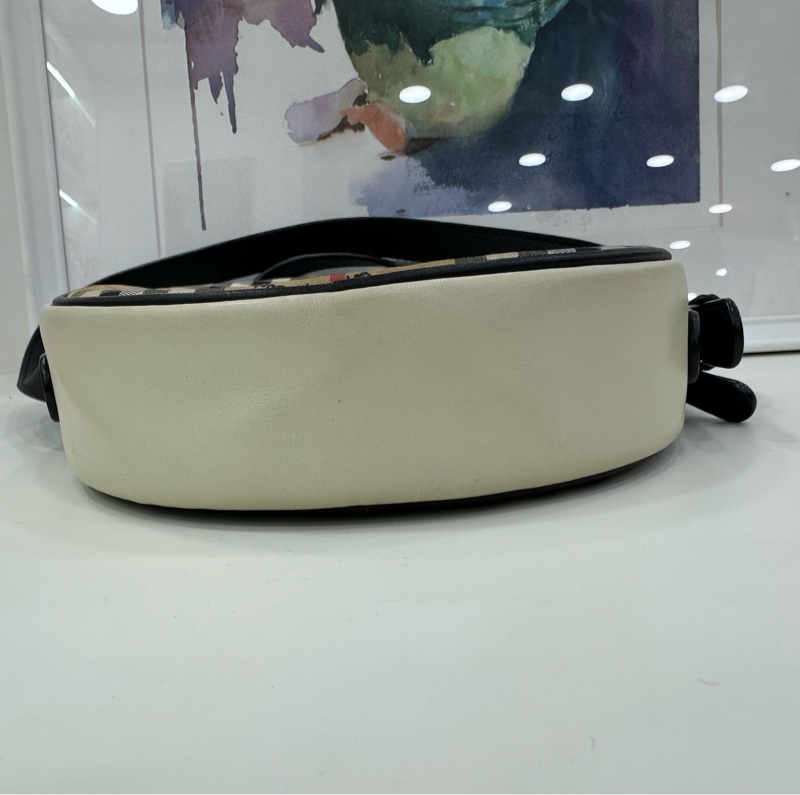 Burberry巴寶莉格紋塗鴉圓餅斜背包，99新，實用可以放手機-8