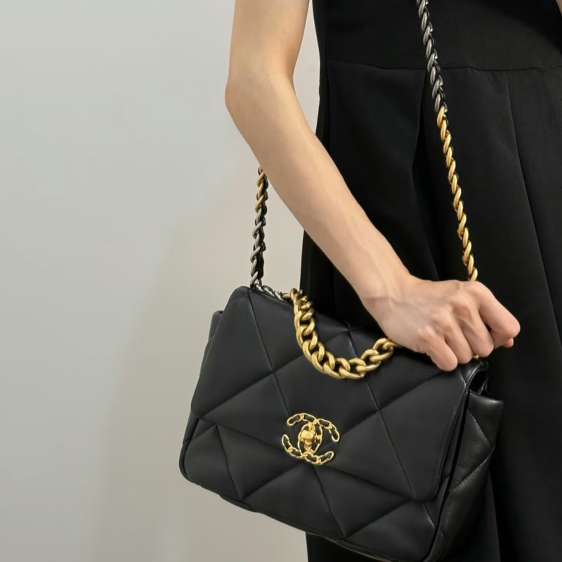 Chanel 香奈兒19bag 小號 黑金 山羊皮 26*16*9 晶片款-1