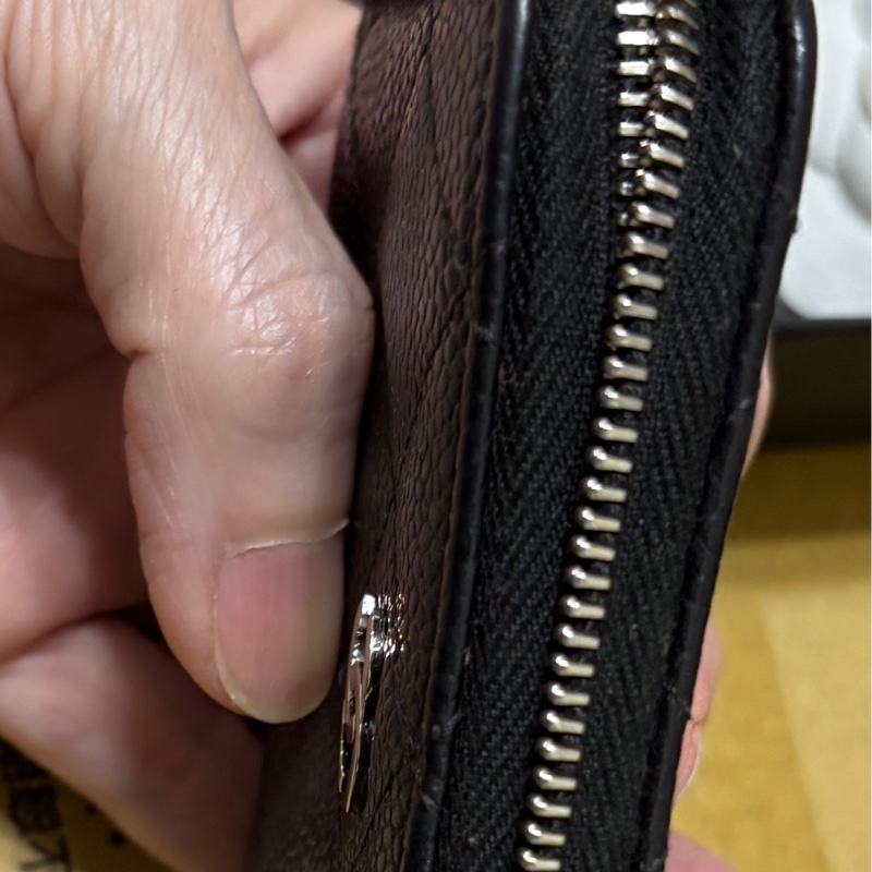 Chanel 黑色銀扣ㄇ字型拉鍊零錢包-3