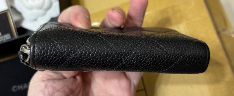 Chanel 黑色銀扣ㄇ字型拉鍊零錢包-4