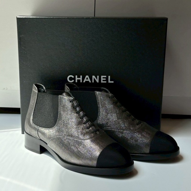 Chanel 黑頭銀灰皮革短靴-1