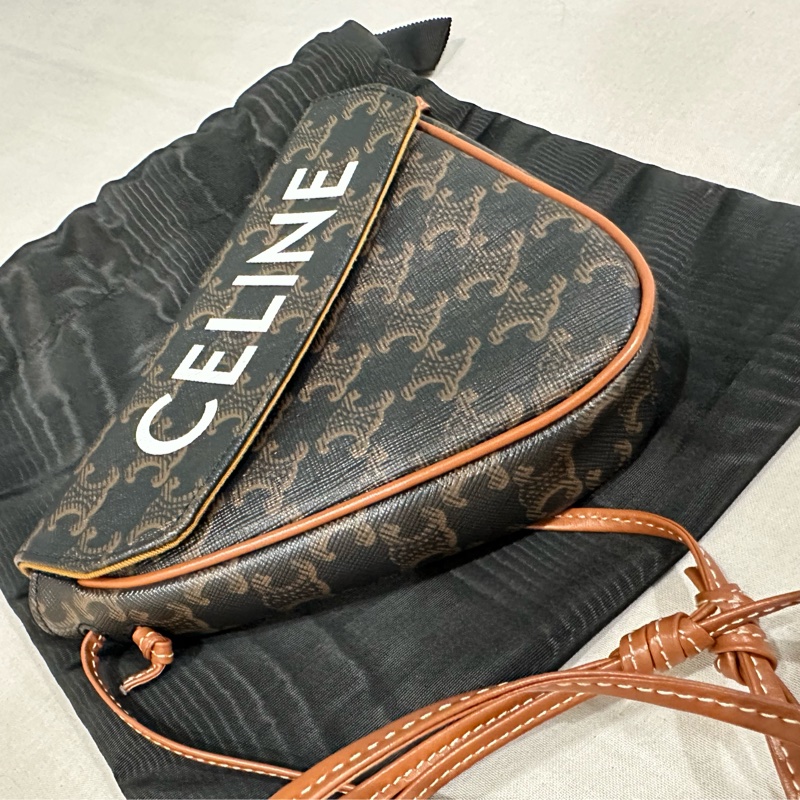 CELINE老花三角包-10