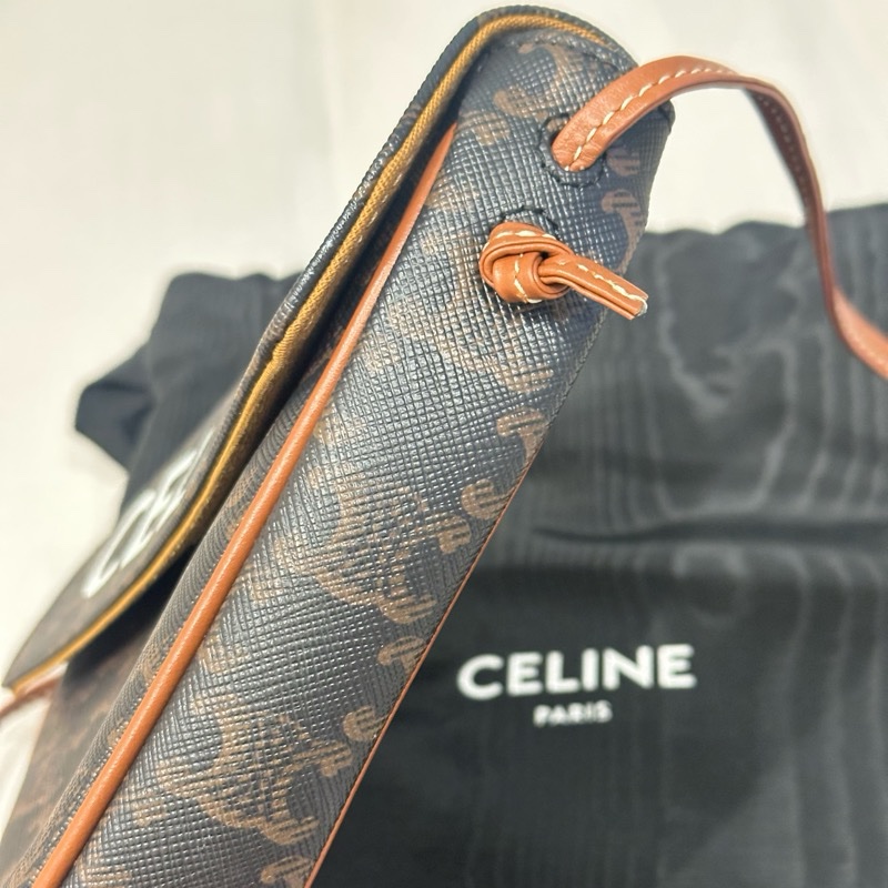 CELINE老花三角包-17