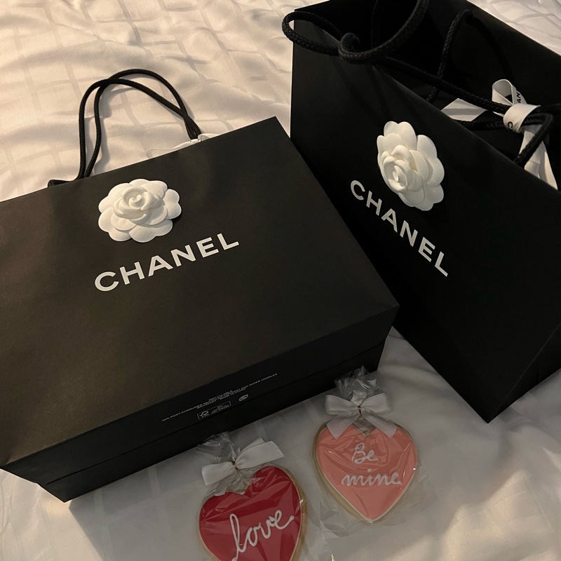 全新 Chanel 香奈兒 黑金 鏤空大logo 荔枝牛皮 魚子醬 WOC-5