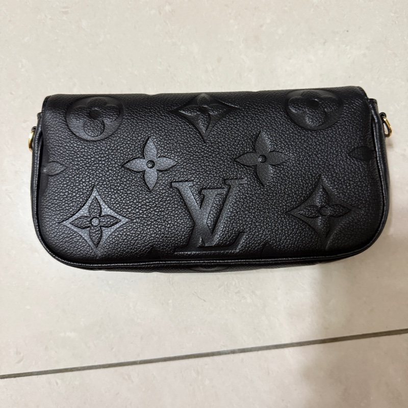 全新 LV wallet on Chain ivy-10