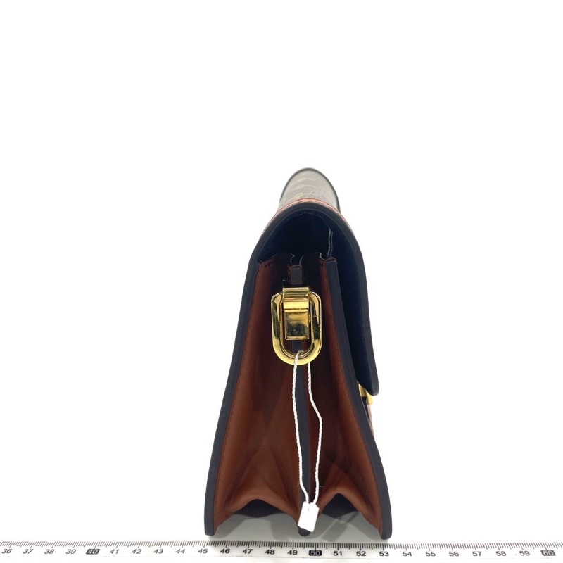 LV Dauphin-30