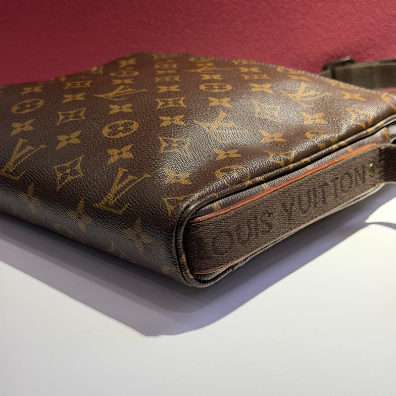 Lv 中古 郵差斜挎包 尺寸約25×26cm~-5