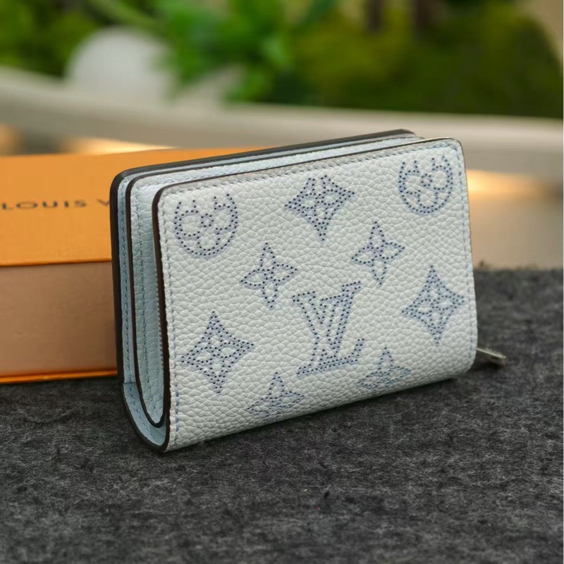 LV 月光女神 鏤空短款錢包 藍色 芯片 底長約11.5 附盒塵袋-2