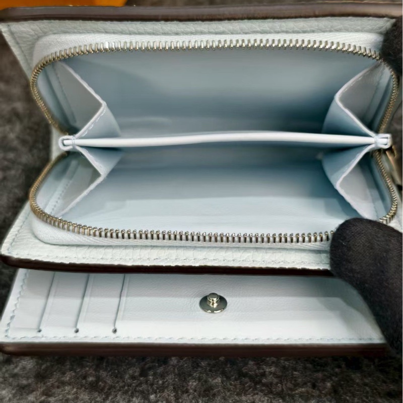 LV 月光女神 鏤空短款錢包 藍色 芯片 底長約11.5 附盒塵袋-8