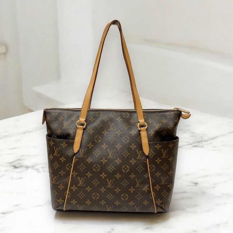 莉亞精品♡LV M56689 老花天心包 二手美包-0
