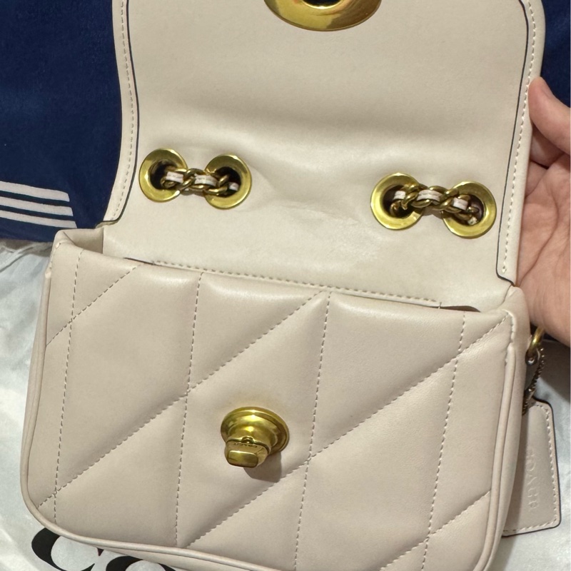 COACH羊皮菱格單肩斜背包(小號,白色)-4