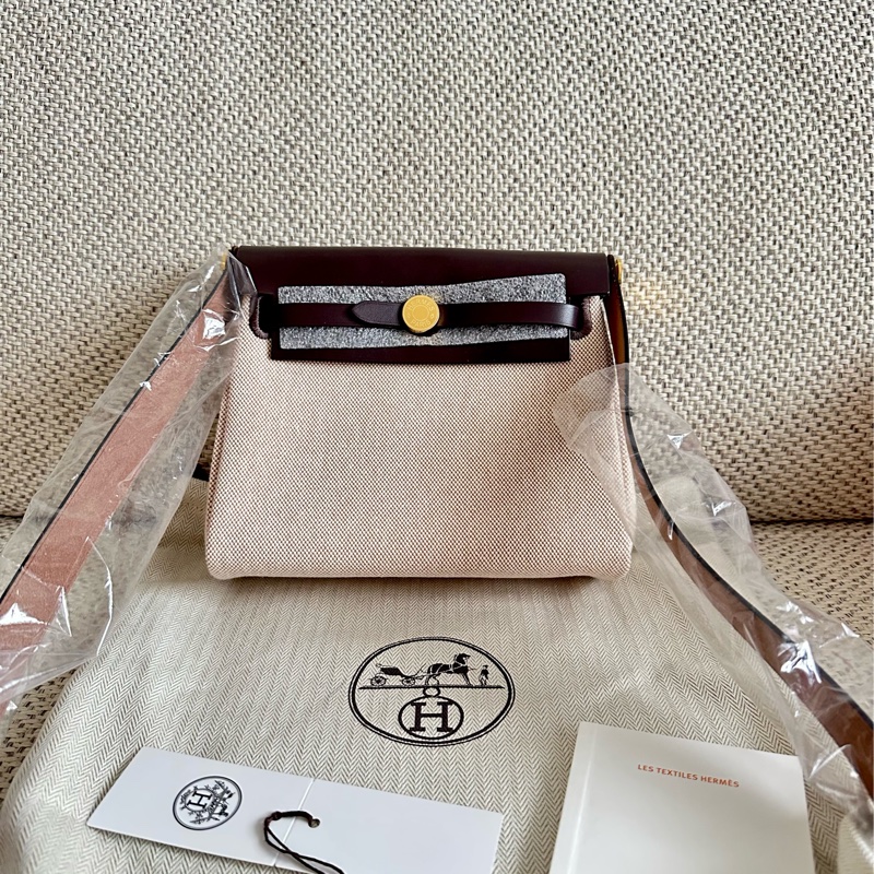~~Hermes mini Herbag 20 烏木色金釦~~-1