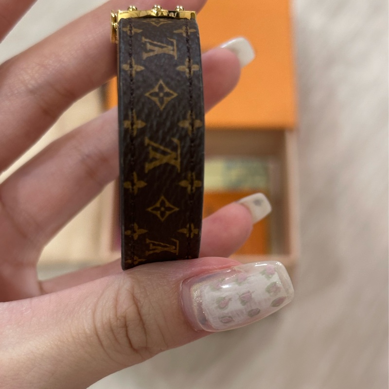 Lv皮革手環-3
