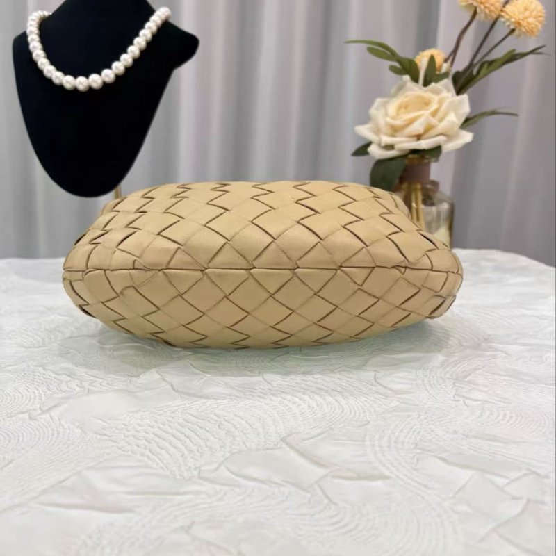 ✨Bottega Veneta Jodie mini 燕麥色編織手提打結包 23*12*6 98新配件塵袋-4