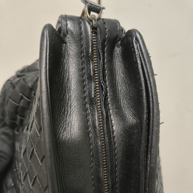 🔥衝破200銷售🔥【限時降價回饋至9/21】㊣✨Bottega Veneta ✨寶緹嘉 BV 羊皮 黑色 編織 雲朵包 肩背包 手提包 編織包 斜背包/二手包/二手精品/保證正品🌳二手樹屋🌳-34