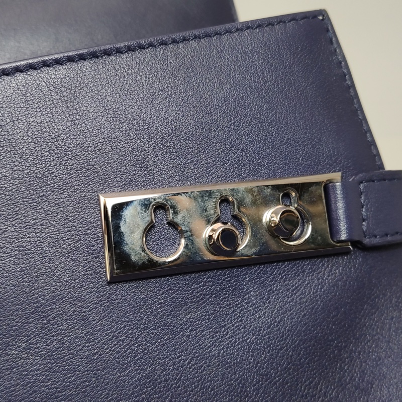 議價私我💼 超優Delvaux Tempete 中號牛皮純色 T 形翻蓋單肩包-13