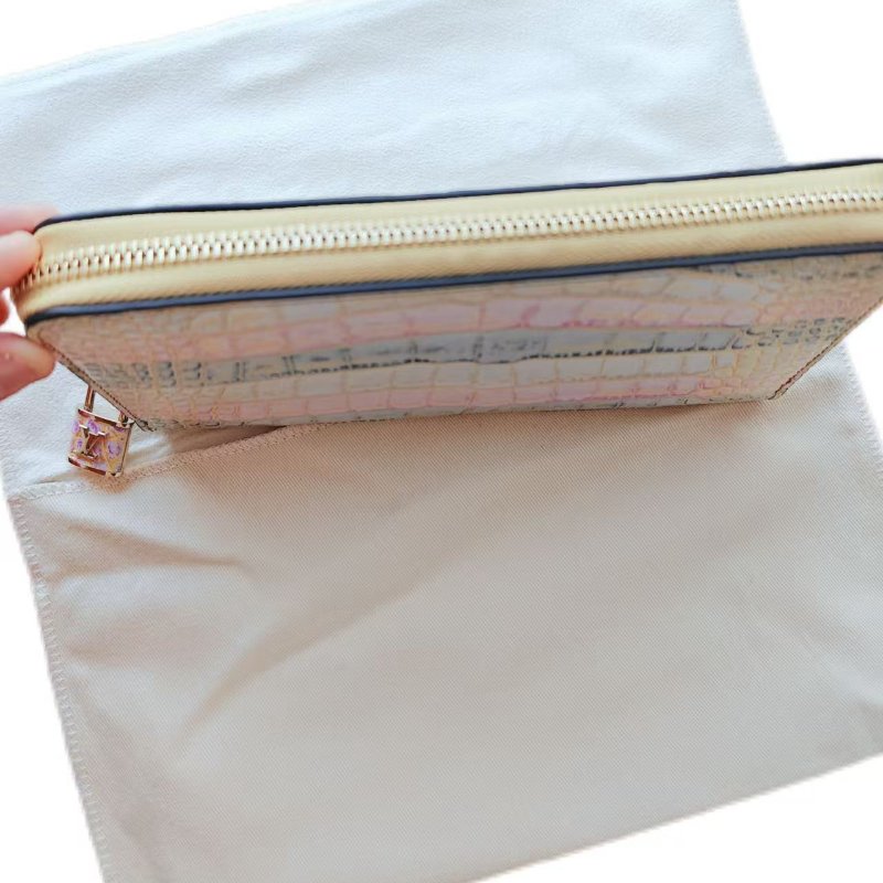 LOUIS VUITTON Zippy 皮夾掛鎖限量版-1