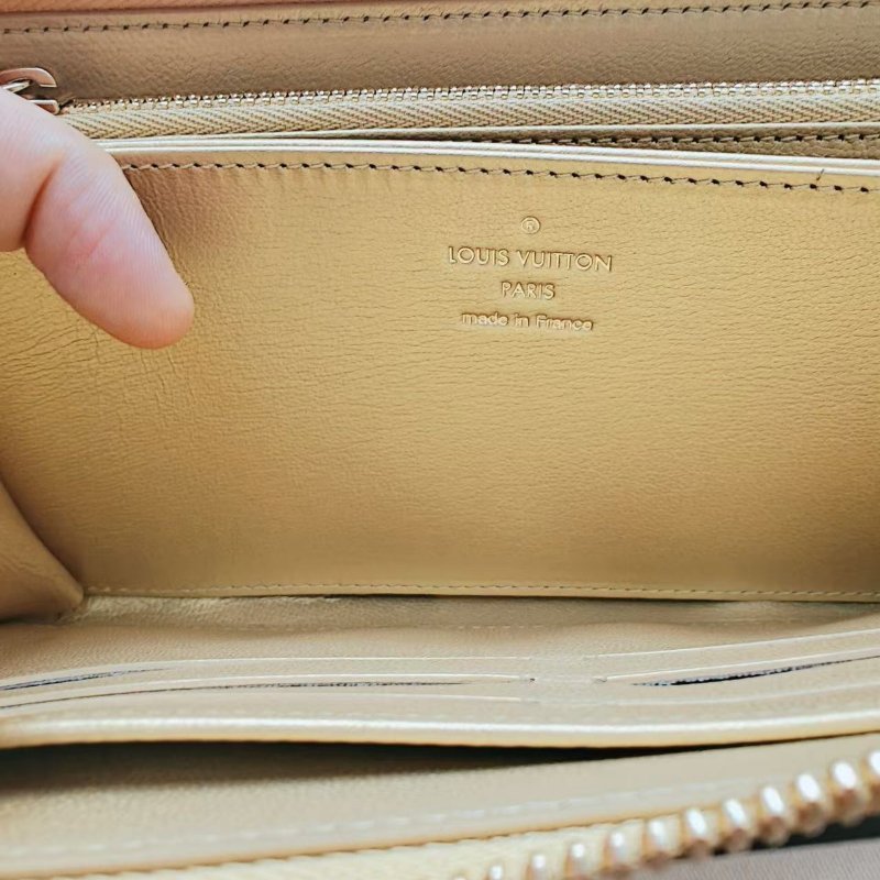 LOUIS VUITTON Zippy 皮夾掛鎖限量版-4