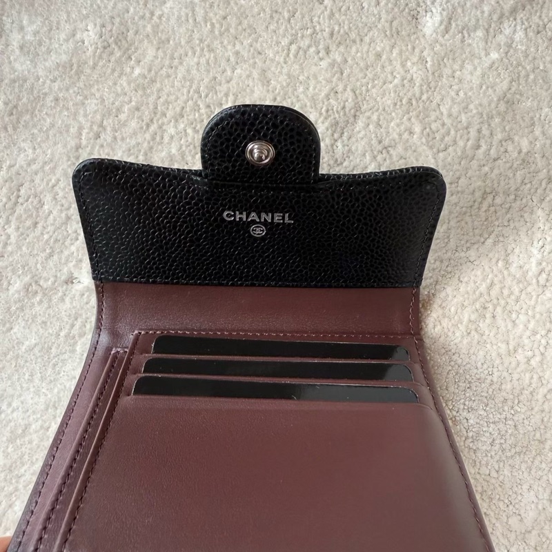 CHANEL 經典雙C logo黑色荔枝牛皮三折短夾-2