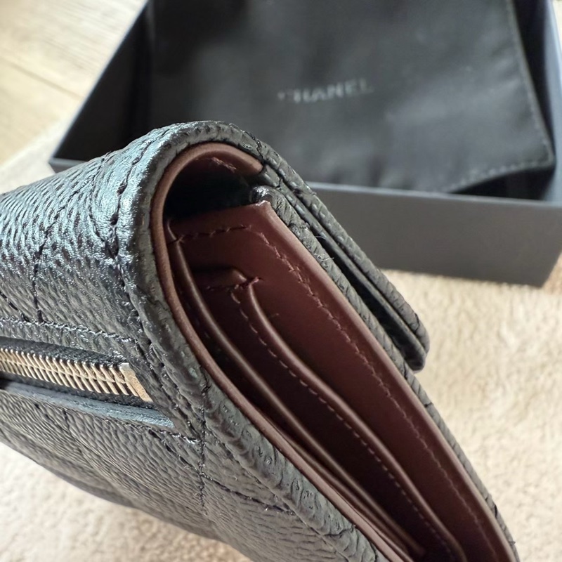 CHANEL 經典雙C logo黑色荔枝牛皮三折短夾-11