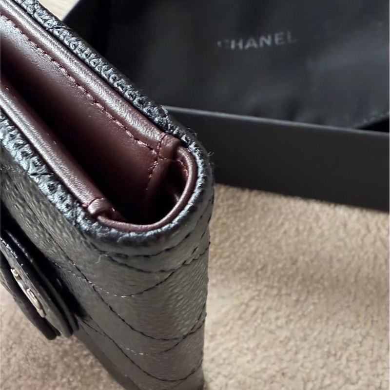 CHANEL 經典雙C logo黑色荔枝牛皮三折短夾-13