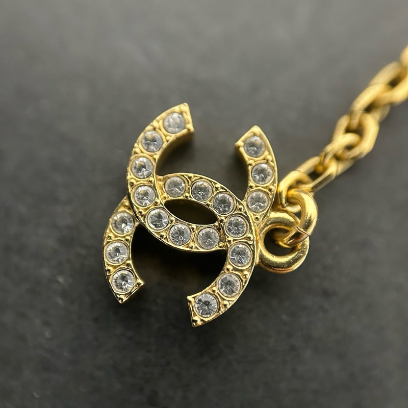 Chanel 25C 金色鏈條搭配滿鑽雙C吊墜，還有精緻小海星裝飾，三重設計很有層次感！ 鏈長：46cm可調滿鑽雙C搭配小海星和香水瓶吊墜 附件：盒子，塵袋，冊子~-13