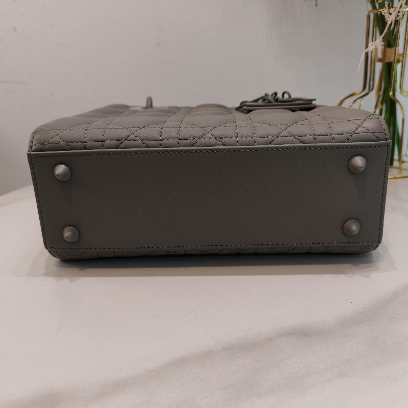 Dior Lady Dior 磨砂牛皮四格款-8