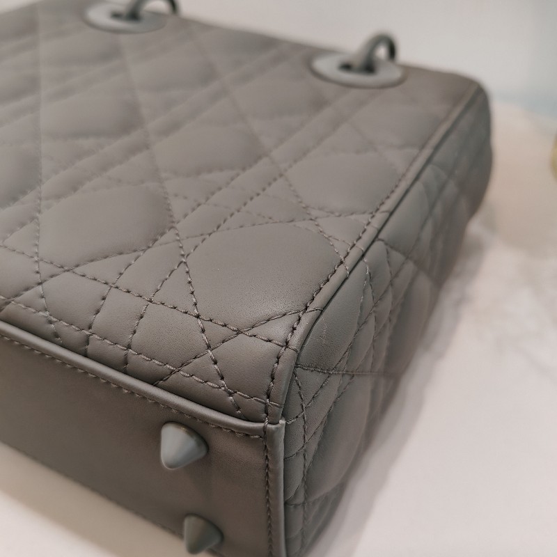 Dior Lady Dior 磨砂牛皮四格款-12