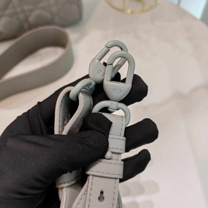 Dior Lady Dior 磨砂牛皮四格款-17