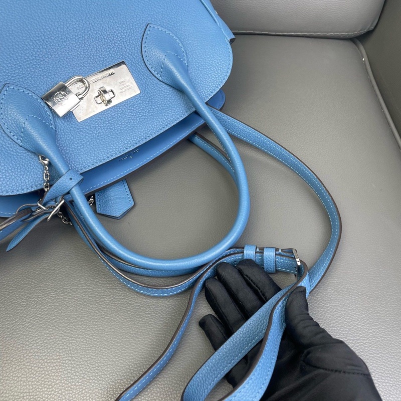 LV Milla藍色 牛皮+金屬鎖扣 尺寸約：23*20*15 附件：肩帶 鑰匙 鎖 皮牌~-6
