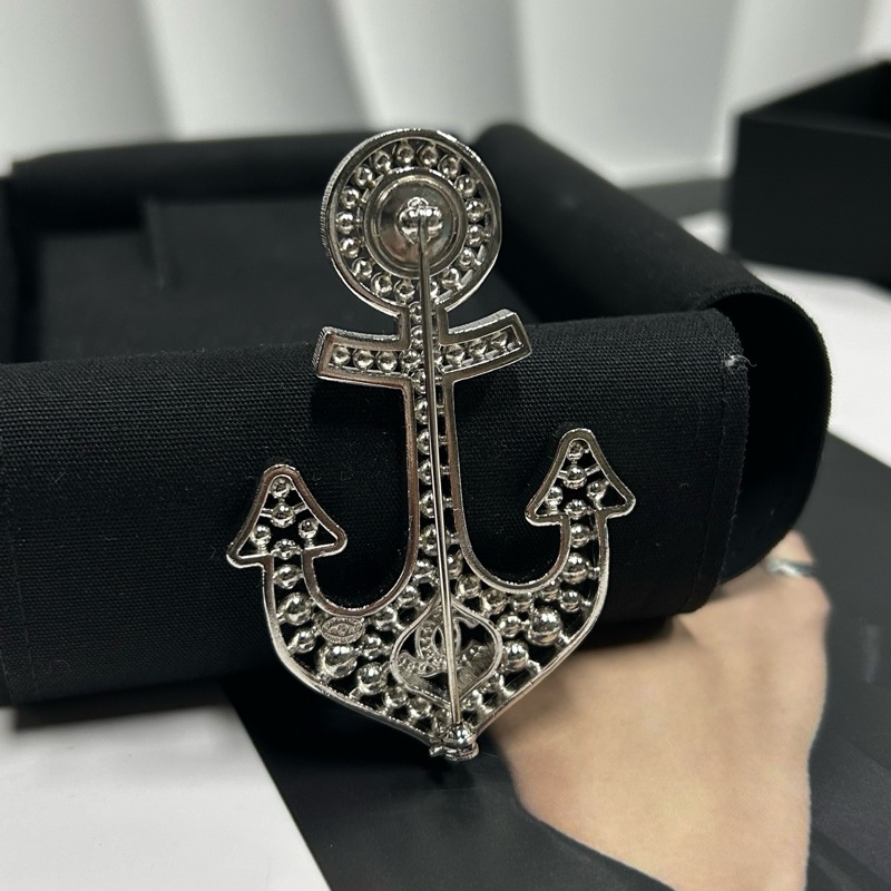 Chanel 銀色 船錨胸針 尺寸約7cm-1