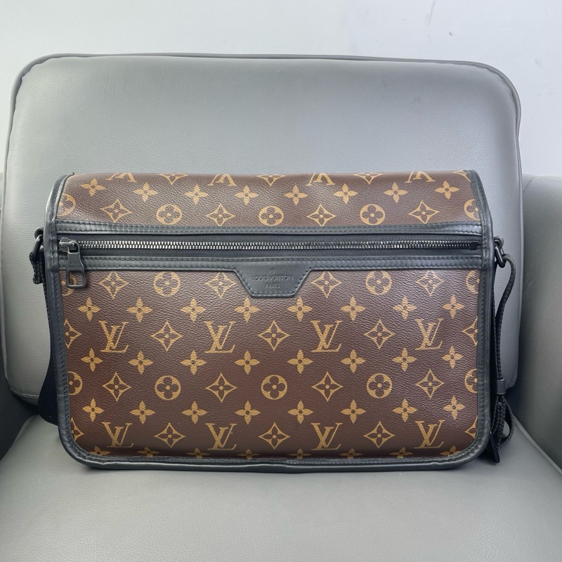 LV Archy郵差包 芯片款 可調節肩帶設計 單肩斜挎兩用 尺寸約33*23*8 ~-1