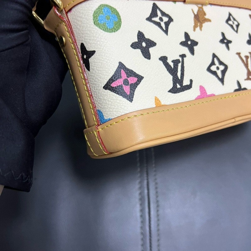 LV Tyler 聯名小狗郵差包-8