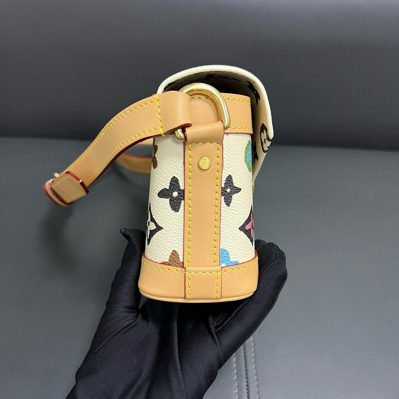 LV Tyler 聯名小狗郵差包-12