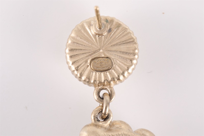 CHANEL(香奈兒)  合金 17C 珍藏橢圓形珍珠雙C 耳釘 耳環-5