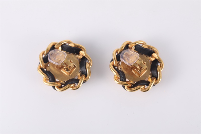CHANEL(香奈兒) 合金 中古 黑金皮穿鏈雙C 大耳夾-4