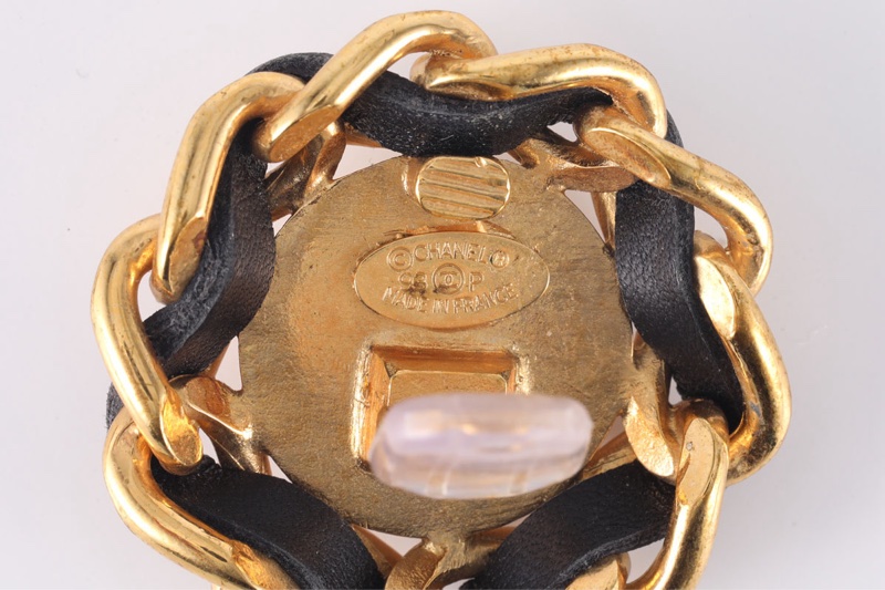 CHANEL(香奈兒) 合金 中古 黑金皮穿鏈雙C 大耳夾-5