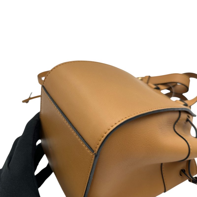 【美收精品】LOEWE Hammock mini 焦糖色手提包 B-574【隔月月中將轉賣至日本 上架期限30天】-6