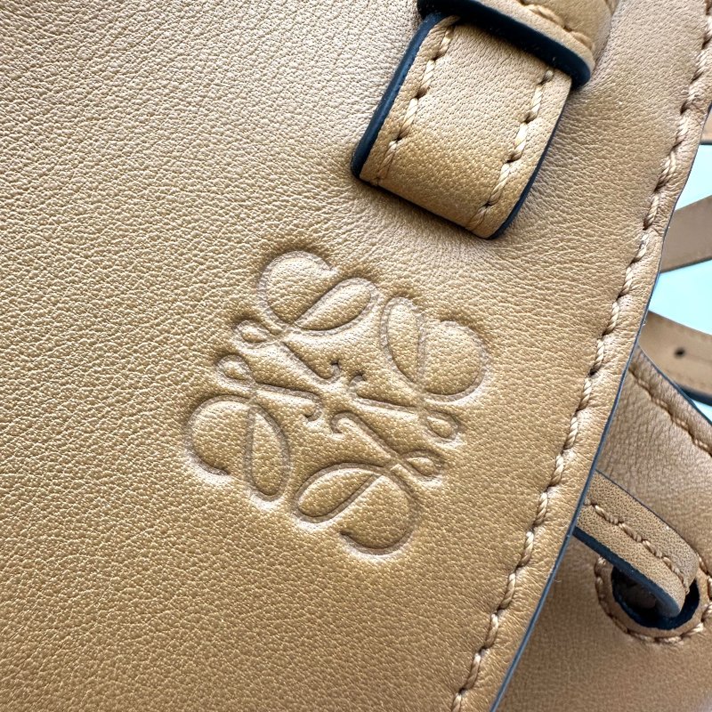 【美收精品】LOEWE Hammock mini 焦糖色手提包 B-574【隔月月中將轉賣至日本 上架期限30天】-8