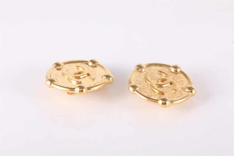 CHANEL(香奈兒) 合金 中古 圓行浮雕雙C 耳夾-3